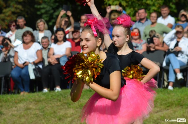  Як у луцькому «політесі» вітали першокурсників. ФОТОРЕПОРТАЖ