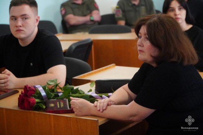 Родині загиблого офіцера з Волині, який був радником Залужного, вручили посмертну нагороду Героя