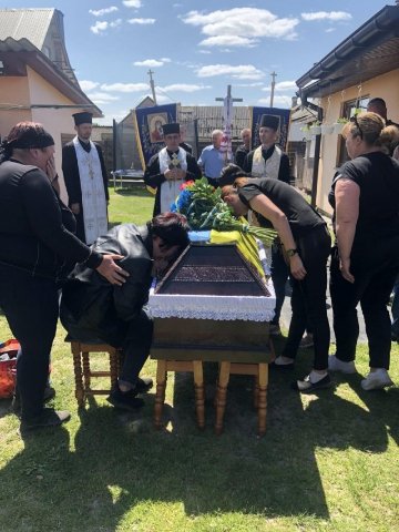 На Волині провели в останню дорогу Героя Дмитра Софронова