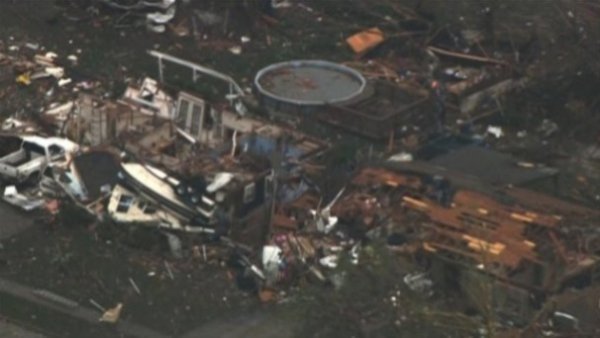 Торнадо майже зруйнував місто у США. ФОТО. ВІДЕО