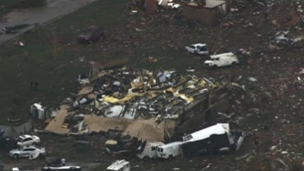 Торнадо майже зруйнував місто у США. ФОТО. ВІДЕО