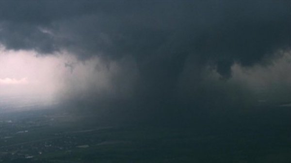 Торнадо майже зруйнував місто у США. ФОТО. ВІДЕО