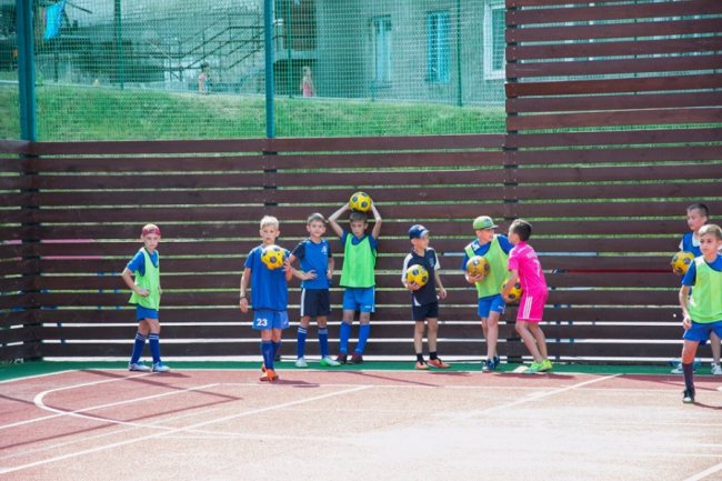 Лучан запрошують займатися спортом на універсальному майданчику