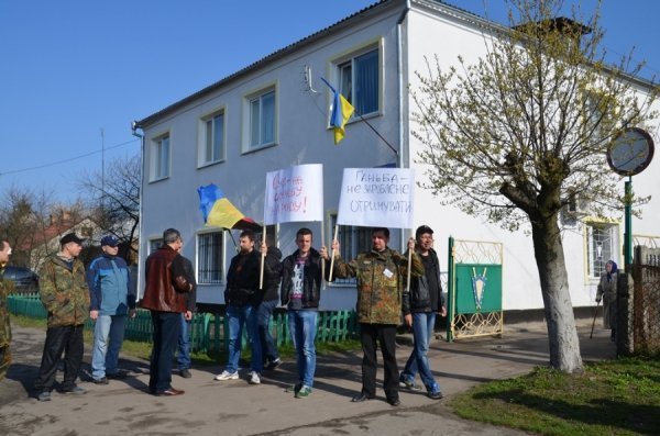 На Волині «Самооборона» відвідала суддю-хабарника