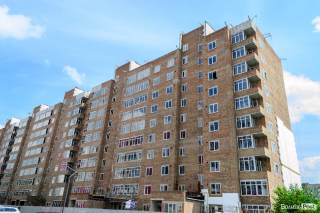 Фотозвіт із будівництва найяскравішого житлового комплексу Луцька* 