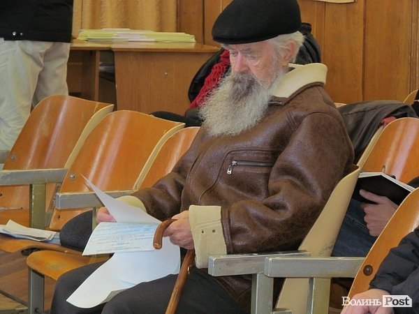 У Луцьку дільниці працюють не без порушень. ФОТО. ДОПОВНЕНО