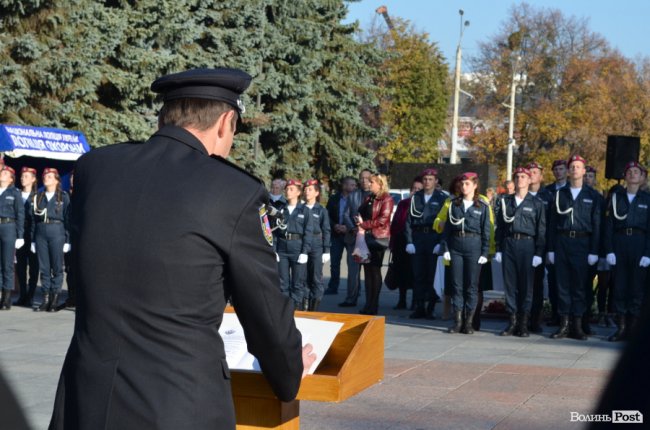 Майбутні правоохоронці: у Луцьку посвятили в ліцеїсти 75 юнаків та дівчат. ФОТО