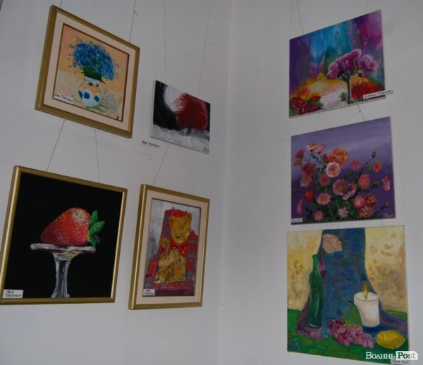 У луцькій мистецькій галереї – сотні дитячих малюнків. ФОТО 