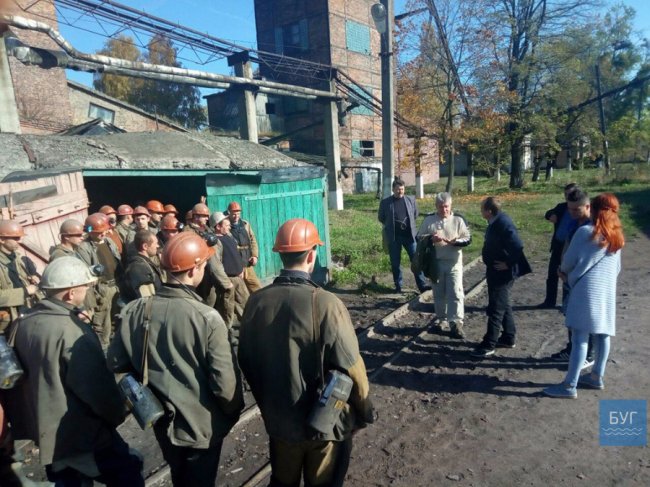 Гірники нововолинської шахти протестують проти нового директора. ОНОВЛЕНО