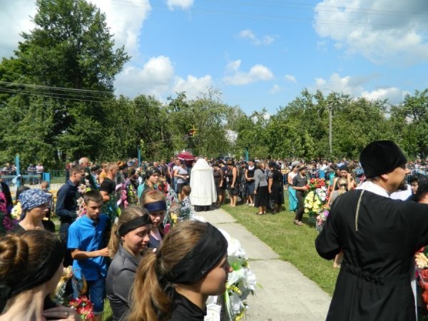 На Волині поховали загиблого на Сході солдата. ФОТО