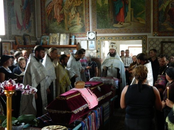 На Волині поховали загиблого на Сході солдата. ФОТО