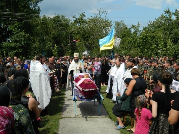 На Волині поховали загиблого на Сході солдата. ФОТО