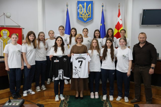 Луцькі футболістки поїдуть на турнір у Швецію. ФОТО, ВІДЕО