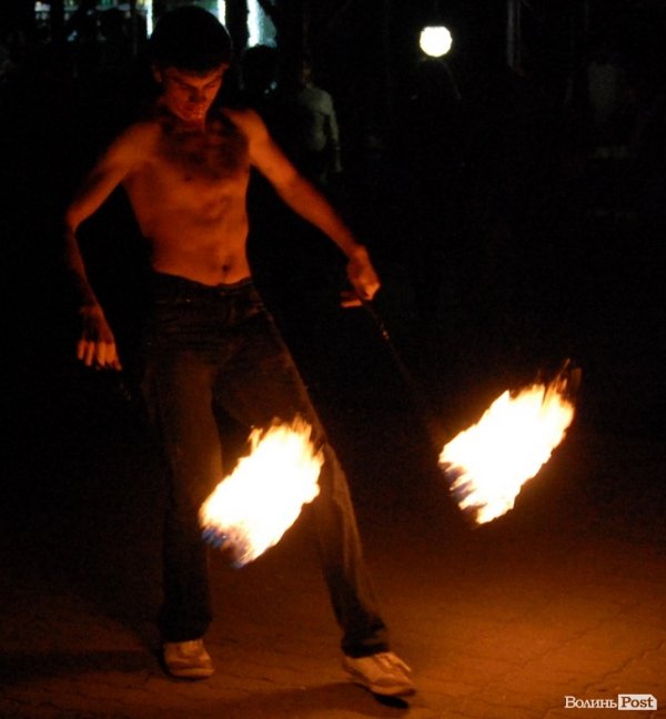 Вогнем і піротехнікою Луцьк відсалютував Перемозі