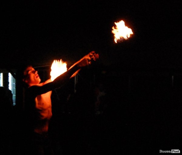 Вогнем і піротехнікою Луцьк відсалютував Перемозі