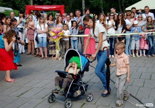 У Луцьку відбувся фестиваль дитячих візочків