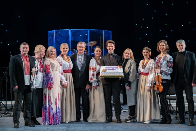 Волинський драмтеатр під час концерту зібрав для ЗСУ понад 37 тисяч гривень 