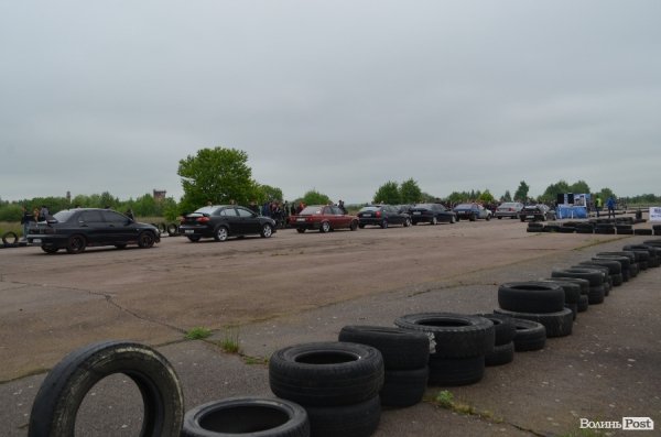 Під Луцьком визначили переможця з дрег-рейсінгу. ФОТО