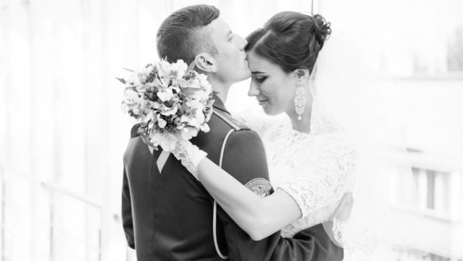  «Це був нерівний бій»: вдова загиблого льотчика з Луцька просить надати чоловіку звання Героя України