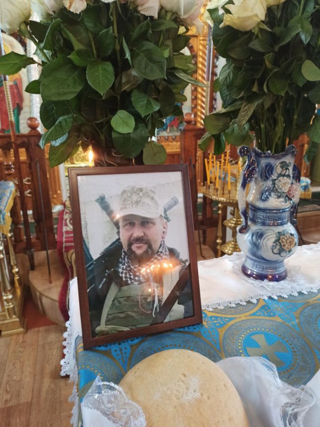 Волиняни навколішки прощалися із Героєм Василем Саливончиком