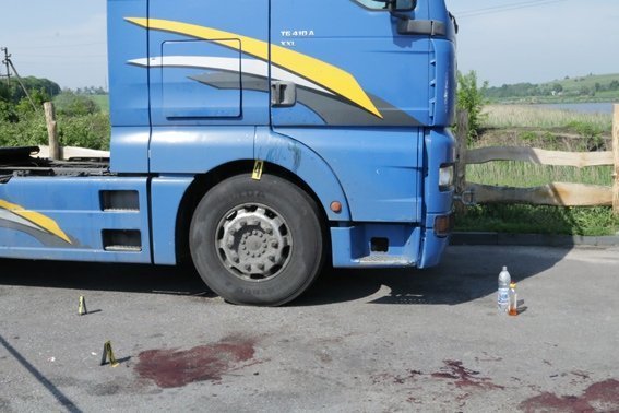 Чорна хроніка: на Дубенщині  харків'янин зарубав молоду дівчину. ФОТО