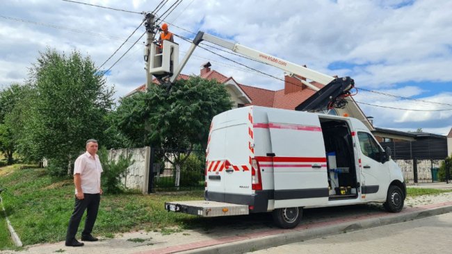 Заплутались у мотузках: у громаді на Волині врятували лелек. ВІДЕО