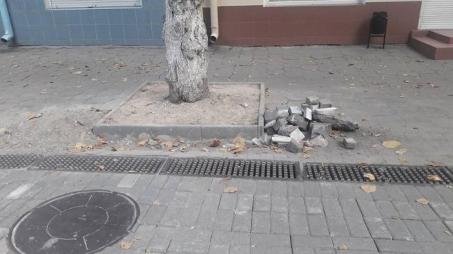 «Це імітація роботи», – лучанин про ремонт центральної вулиці міста. ФОТО