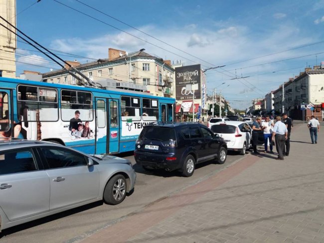 У центрі Луцька – подвійна аварія. ФОТО
