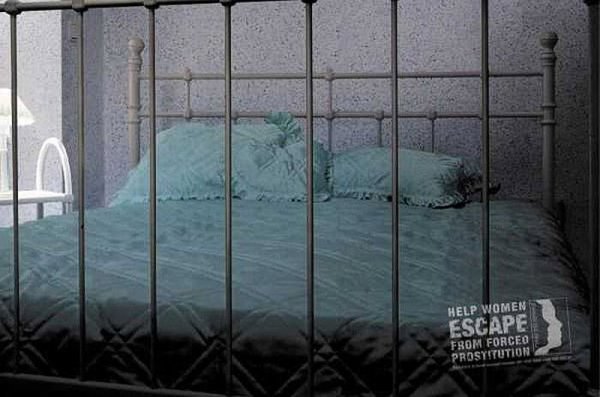  7. Допоможи жінці уникнути примусової проституції