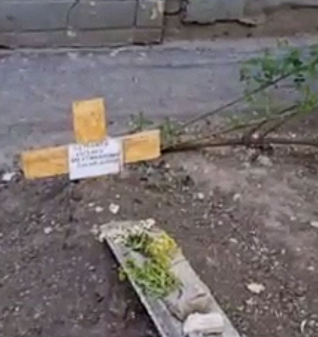 «Місто перетворилось на суцільне кладовище»: у Маріуполі знайшли могильник з 200 тілами