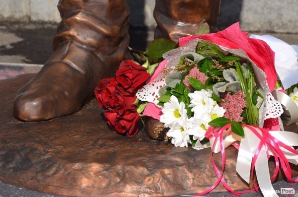 У Луцьку відкрили пам’ятник легендарному Кузьмі. ФОТО. ВІДЕО