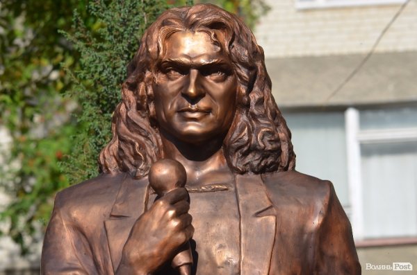 У Луцьку відкрили пам’ятник легендарному Кузьмі. ФОТО. ВІДЕО