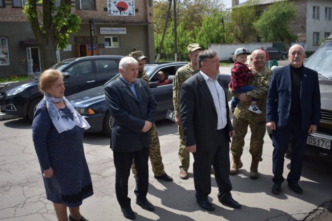 Волинські школярі спільно з волонтерами відремонтували автомобіль для 14 ОМБр. ФОТО