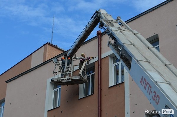 У Луцьку почали ремонтувати будівлю обласної міліції. ФОТО