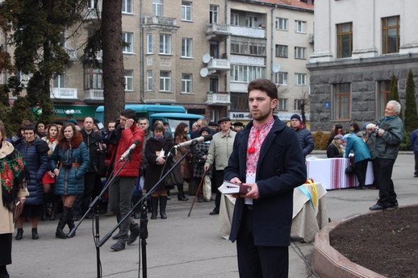 Лучани вшанували видатного українського поета. ФОТО