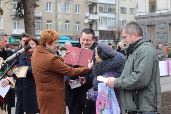 Лучани вшанували видатного українського поета. ФОТО