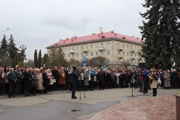 Лучани вшанували видатного українського поета. ФОТО