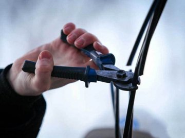 На Волині зі стовпів украли телефонний кабель