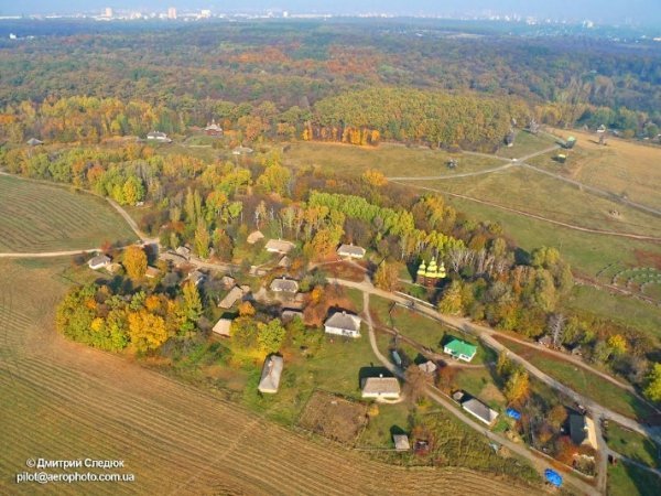 Пирогово з висоти