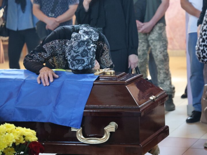 У Луцьку попрощалися із 42-річним воїном Олексієм Ковальчуком