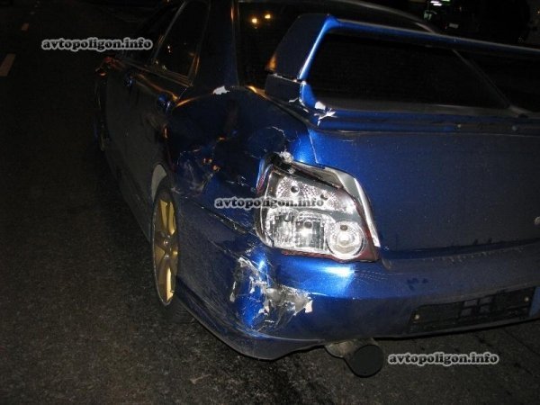 У Києві під час нічних гонок розтрощили п'ять авто. ФОТО