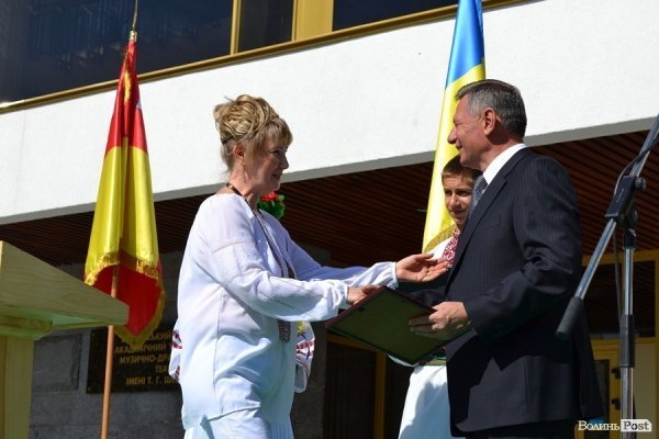 Мер Луцька у День міста заговорив сімома мовами. ФОТО