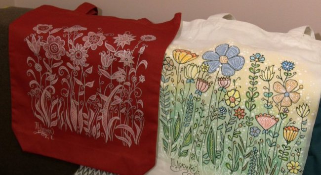 Військова з Луцька малює картини та волонтерить для ЗСУ