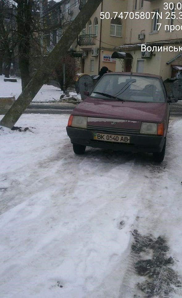 Луцькі муніципали покарали автохамів. ФОТО