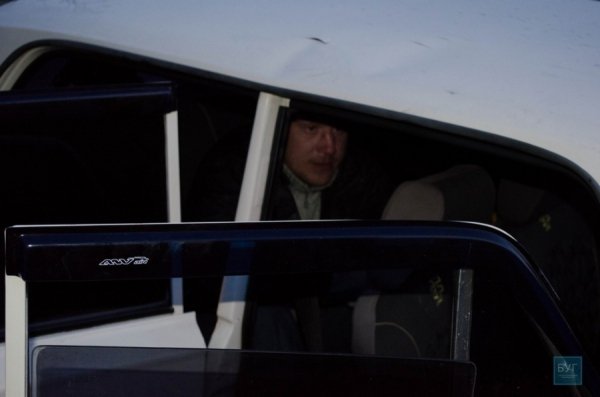 На Волині п'яний водій врізався у припарковане авто, в якому була мала дитина. ФОТО