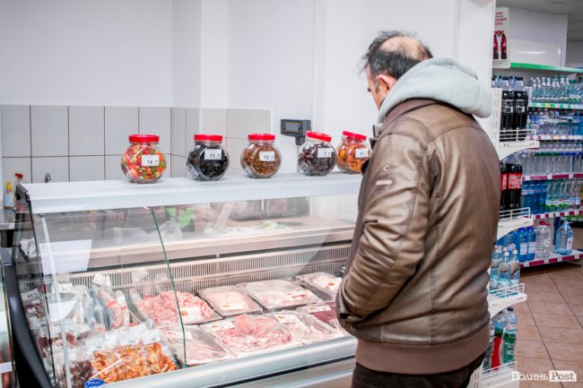 Смачні подарунки та знижки: міні-маркет «УгринівМолоко» відсвяткував дворіччя. ФОТО*