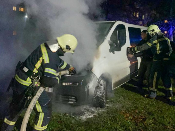 На Волині горів мікроавтобус