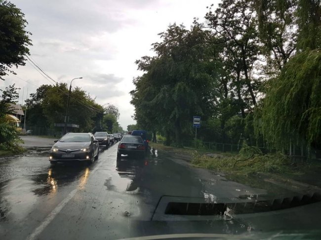 Де у Луцьку через негоду ускладнений проїзд: перелік вулиць