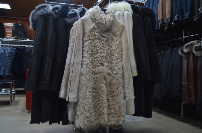 У магазині шкіри та хутра «Steel» – нова колекція, знижки та подарунки*