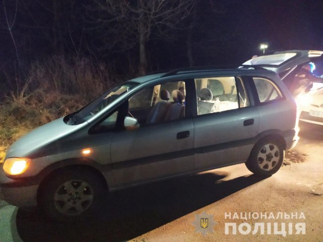 Лучанин пропонував хабар за перевезення «лівої» горілки на Рівненщині. ФОТО